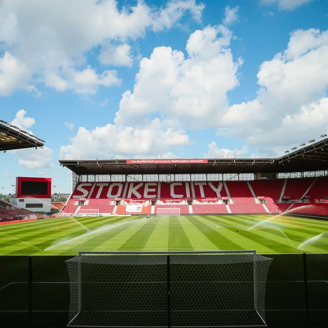 ストーク・シティFCさんのインスタグラム写真 - (ストーク・シティFCInstagram)「We will face @gfcofficial in the @thecarabaocup third round. The tie at the bet365 Stadium will take place on Wednesday, September 23, with kick-off set for 7pm. #SCFC 🔴⚪」9月18日 22時00分 - stokecity