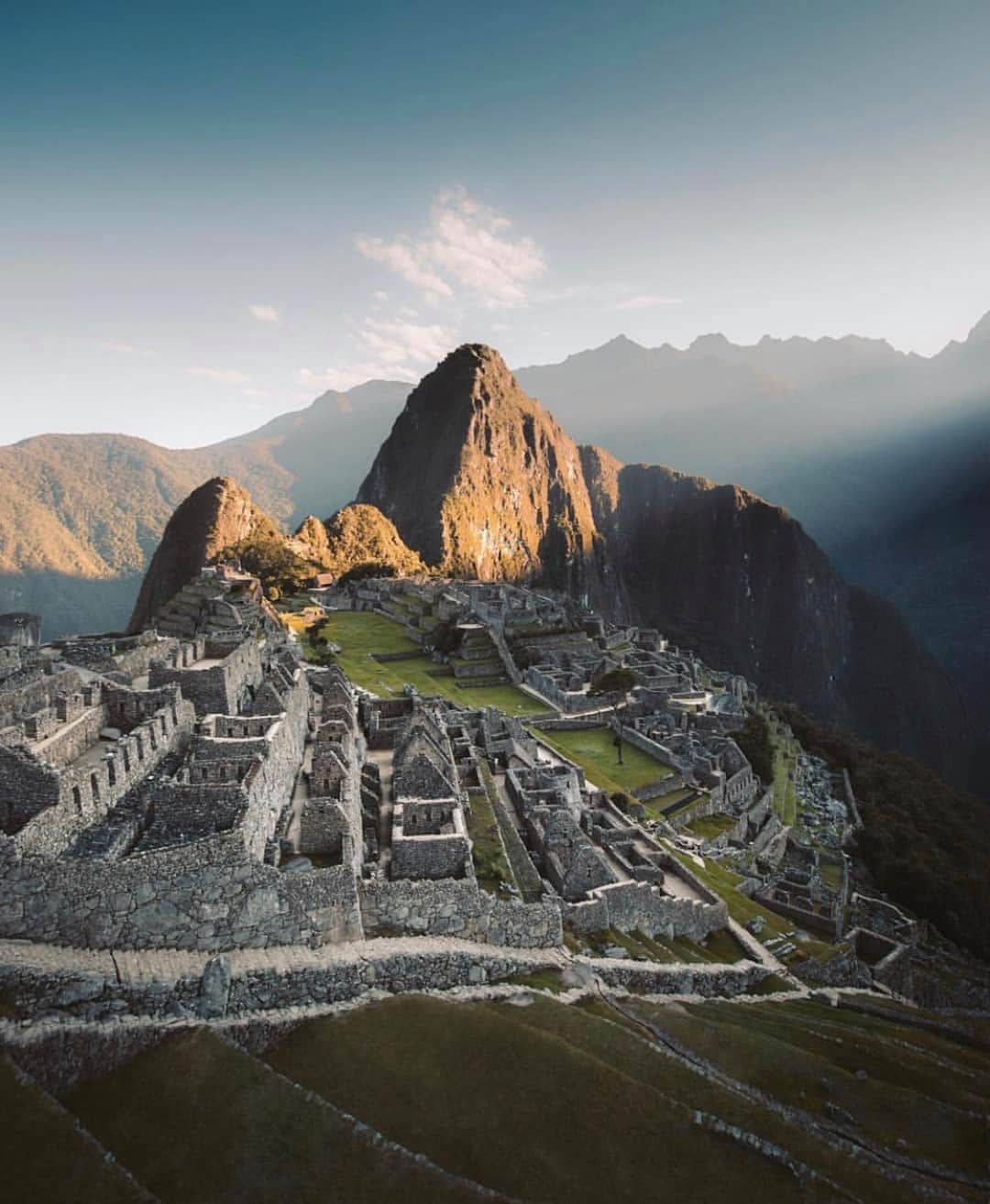 Earth Picsさんのインスタグラム写真 - (Earth PicsInstagram)「Good morning from Machu Picchu ☀️photo by @zachesta」9月18日 22時00分 - earthpix