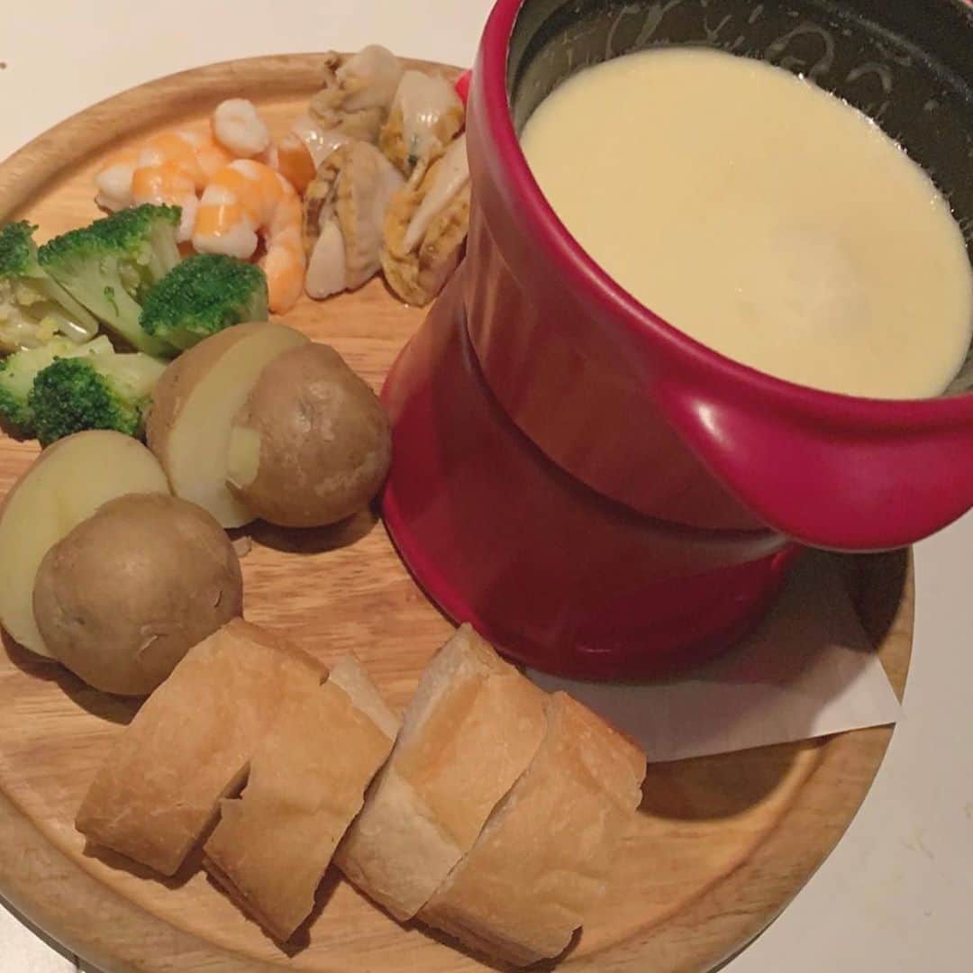 松川星さんのインスタグラム写真 - (松川星Instagram)「チーズ浴びてきた🧀 んもうたまらなくおいしかった、、( こんな時間にごめんね🥺 ) 個室だったからゆっくりできて大満足 ︎︎︎︎︎☺︎」9月18日 22時02分 - akarin__rin