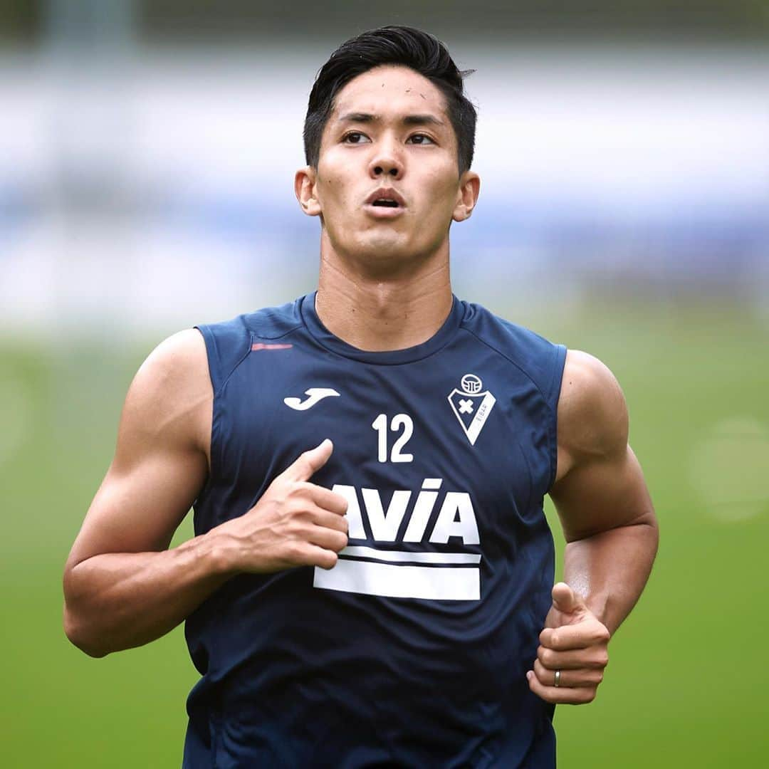 サッカーキングさんのインスタグラム写真 - (サッカーキングInstagram)「. エイバル加入後、初練習💪🏻 . 📷Photo by Getty Images . #武藤嘉紀 #yoshinorimuto  #エイバル #eibar  #ラリーガ #LaLiga #football #futbol #サッカー #⚽️ #サッカーキング」9月18日 22時13分 - soccerkingjp