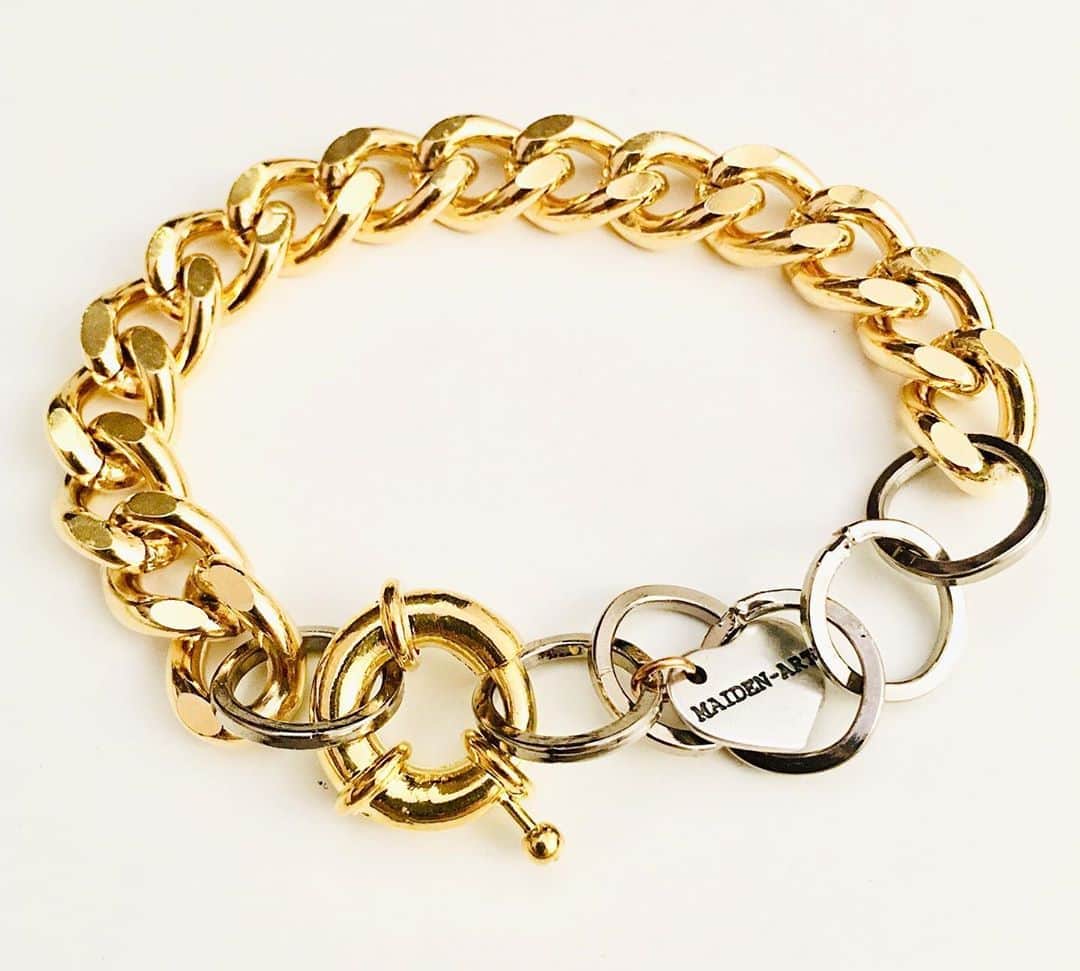 メイデンアートさんのインスタグラム写真 - (メイデンアートInstagram)「Gold obsession😍 . Shop new arrivals👉Link in bio. .  #goldbracelet #gold #jewelry #bracelet #emas #goldearrings #goldnecklace #bracelets #goldring #jewellery #goldjewelry #diamonds #goldrings #fashion #gelangemas #diamond #goldbracelets #diamondbracelet #emaskadar #finejewelry #goldjewellery #accessories #k #rantaitanganemas #murah #jewelryaddict #gelang #jewelryoftheday #jewels #bhfyp」9月18日 22時22分 - maidenart
