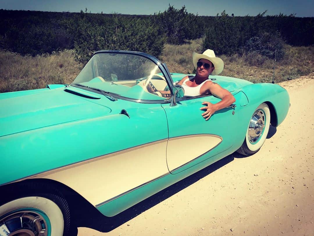 レイン・ギャリソンのインスタグラム：「#weekendvibes this beauty was featured in @theironorchardfilm」