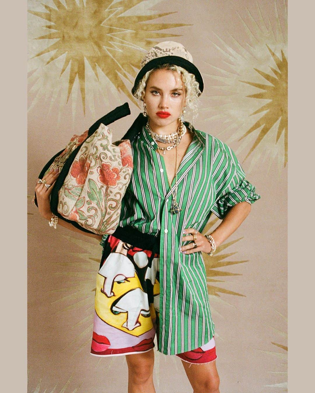 ヴィヴィアンウエストウッドさんのインスタグラム写真 - (ヴィヴィアンウエストウッドInstagram)「Introducing the Vivienne Westwood Spring-Summer 2021 Collection. "Dress for the time of day, or don’t dress for the time of day – wear your evening clothes to the office if you go back to work, mix seasons – our aim is to show only one collection a year." - Vivienne Westwood  Photography by Alice Dellal @alicedellalphotography   #VWSS21 #LFW」9月18日 22時30分 - viviennewestwood