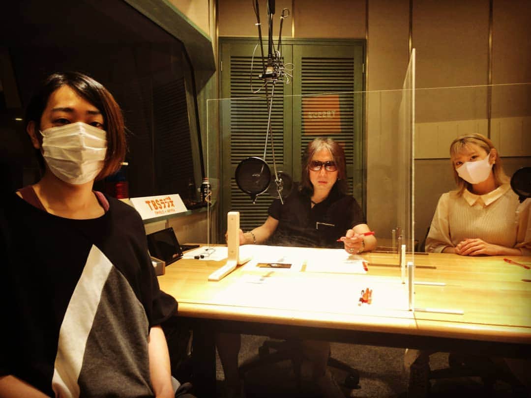 恩田快人のインスタグラム：「TBSラジオ 池田めぐみの Fine ! ! 恩田快人 ETERNAL MUSIC #181  今週は､ボカロPの｢蝶々P｣としても活躍中のシンガーソングライター､一之瀬ユウさんをお迎えして､  先月8月まで6ヶ月連続リリース！  水湊いづきちゃんのデビューシングル｢Good  bye silent｣の4曲目｢シンリセンソウ｣を蝶々P名義で提供！  新ユニット｢最終定理論者｣結成！ メンバーは女性シンガー｢Chaco｣(ちゃこ)さん デビュー曲｢ぜんぶ嘘です。｣が16日から各社配信サイトにて配信開始！  曲は､ ｢例えばの話を｣ / 一之瀬ユウ ｢ぜんぶ嘘です。｣ / 最終定理論者  のお話しです！  パートナーは､恩田プロデュースで､ 2020/10/7 デビューシングル『Good bye silent』発売！ セブンネットショッピングでの予約でサイン入り生写真付！ 先月から LINE LIVE もスタート！ 10月10日四谷LOTUSでデビューライブ！ の｢水湊いづき｣さんです！  今月で Fine ! ! が終了となりました｡ ETERNAL MUSIC も今週を入れて残りあと２回ということで､最後までよろしくお願いします！」