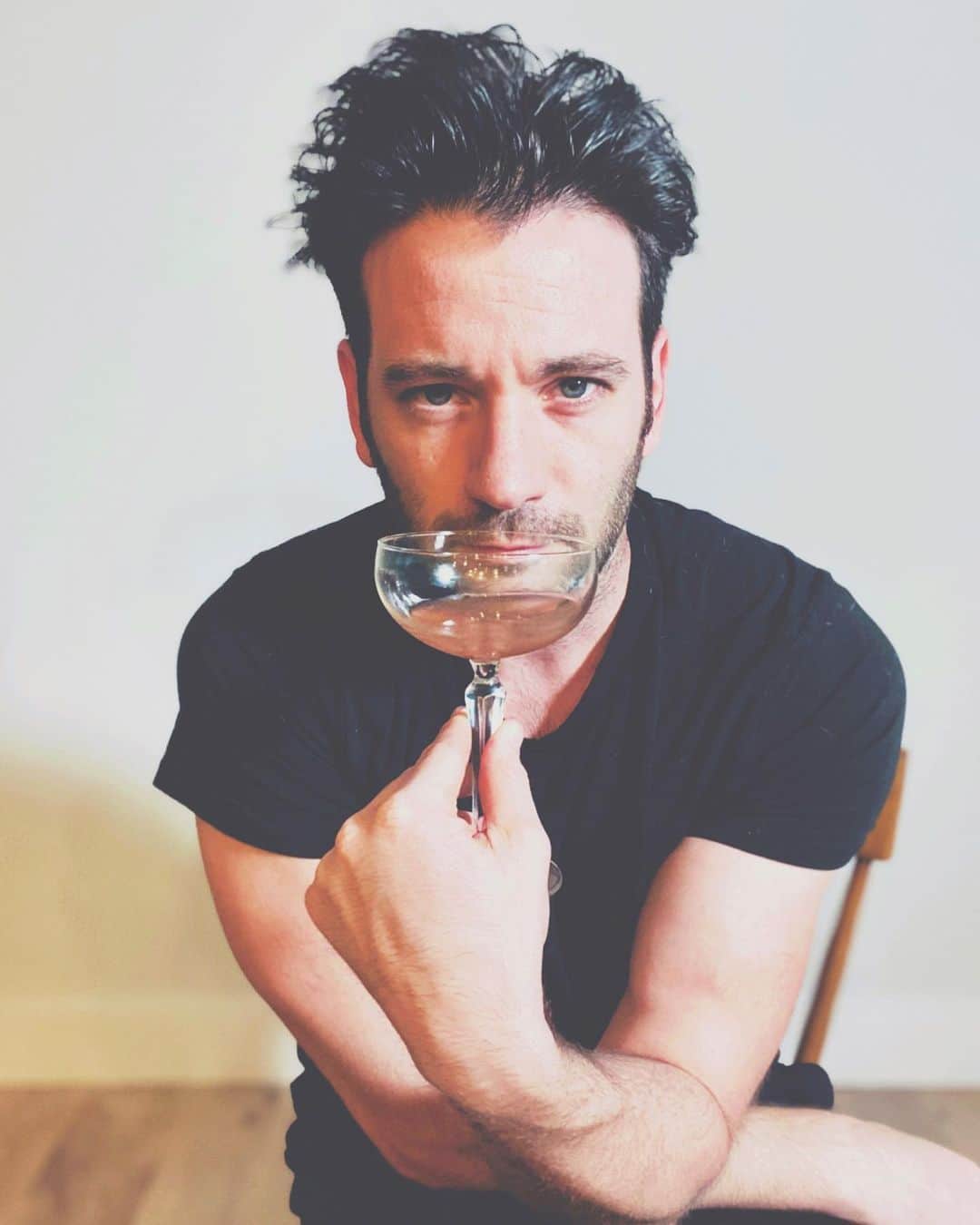 コリン・ドネルのインスタグラム：「7 Days 7 Tracks 7 Cocktails • The countdown til Chaos + Cocktails starts • Track 7 is “The Last Word” •  #newmusic #songwriters #quarantunes #cocktailoftheday #indie #ChaosandCocktails #selfportrait #comingsoon #countdown」