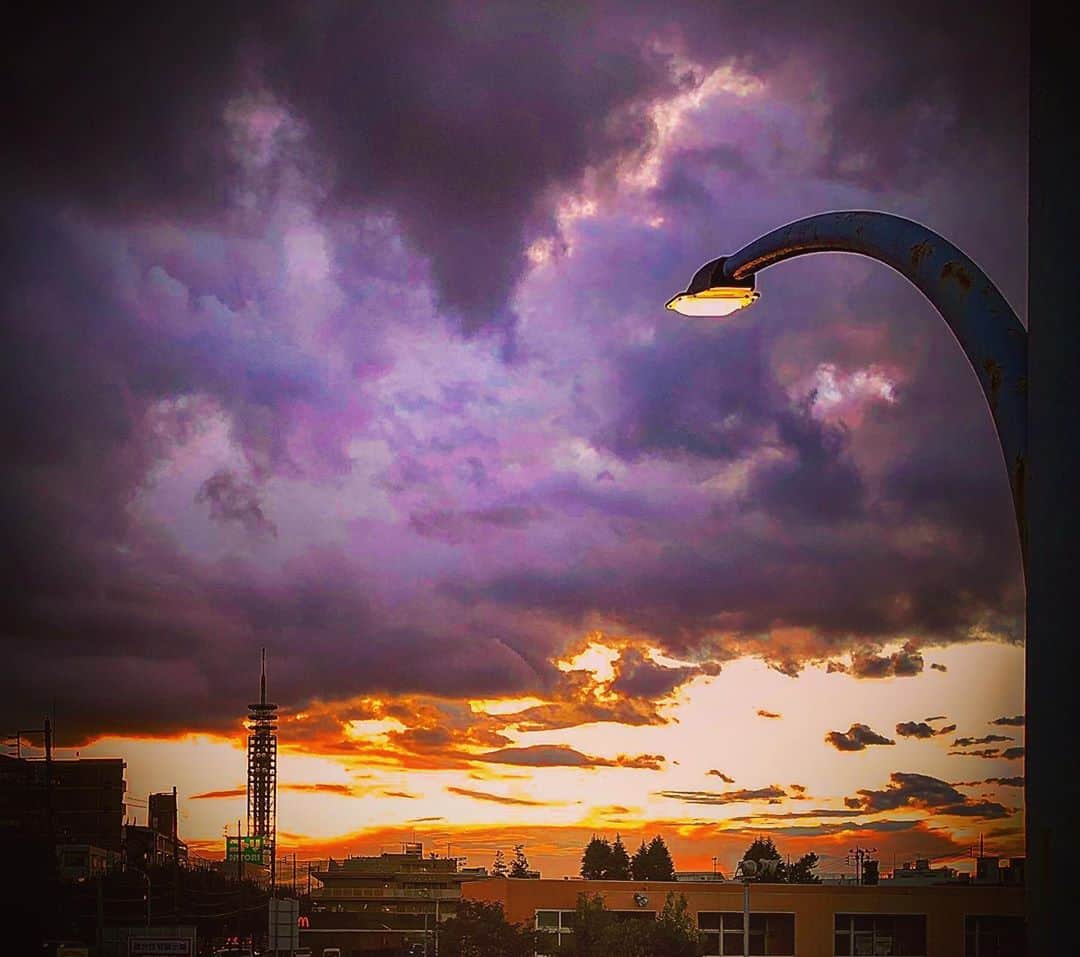 羽原信義さんのインスタグラム写真 - (羽原信義Instagram)「秋らしい夕焼け。」9月18日 22時58分 - nobuyoshi_habara