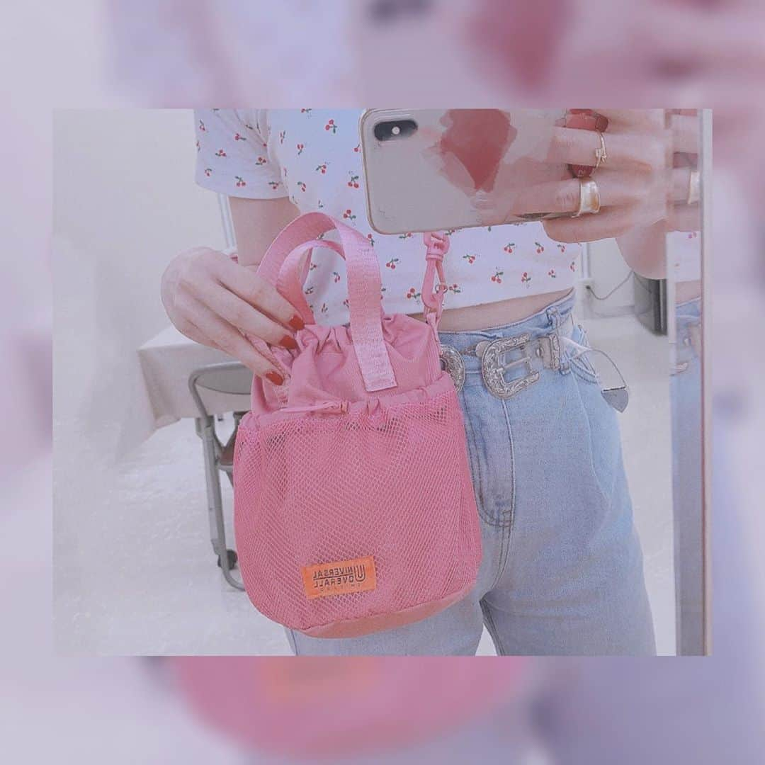 桜野羽咲さんのインスタグラム写真 - (桜野羽咲Instagram)「🧠﻿ ﻿ ﻿ ﻿ ﻿ ﻿ UNIVERSAL OVERALL×Casselini﻿ ﻿ PINK POCHETTE﻿ ﻿ ﻿ ﻿ 可愛いいいいいぃㅠㅠ。。。💘﻿ ﻿ ﻿ ﻿ ﻿ ﻿ ﻿ ﻿ #casselini #universaloverall #pochette #bag #newitem #pink #sportygirl #streetfashion #mirror #fashionstyle #japanesegirl #kawaii #harajuku #ユニバーサルオーバーオール #キャセリーニ #コラボ #東京 #鏡 #鏡越し」9月18日 23時05分 - sakuranousa