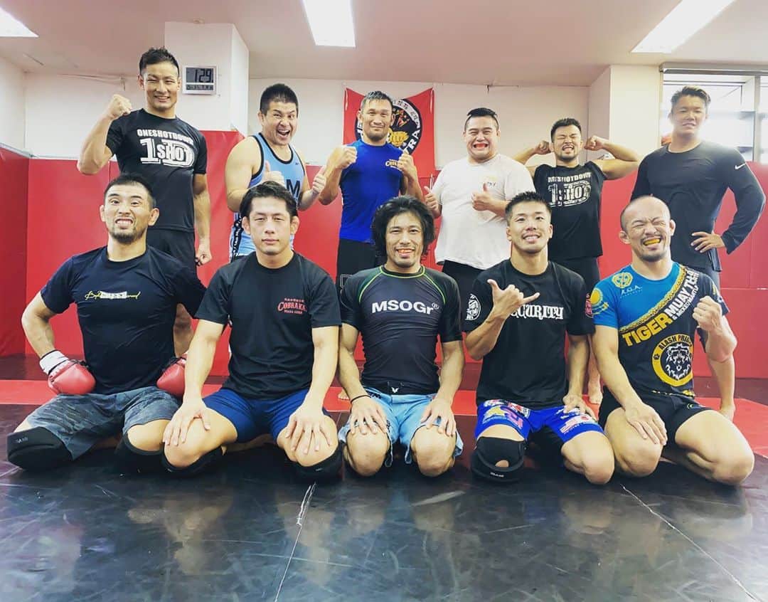 ストラッサー起一のインスタグラム：「今日は大きい選手も集まり良い練習出来ました。 タイ在住のヘビー級の渡辺選手も来てくれて迫力凄かったです。 また来週も宜しくお願い致します😊」