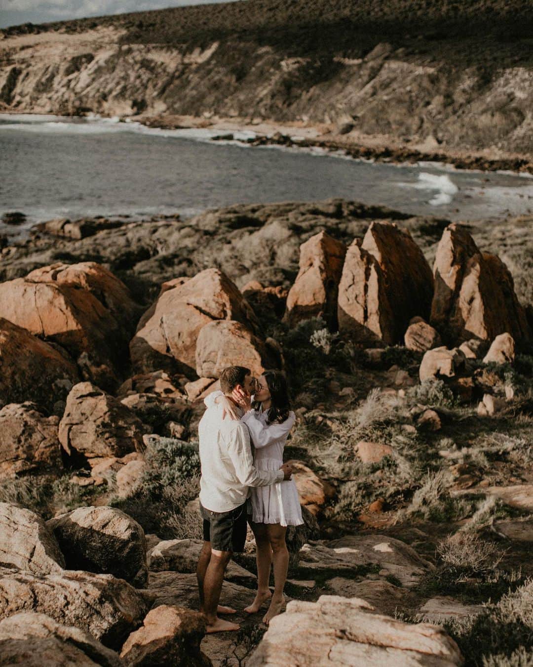 グラント・アーヴァインのインスタグラム：「1 year until I marry you 😍」