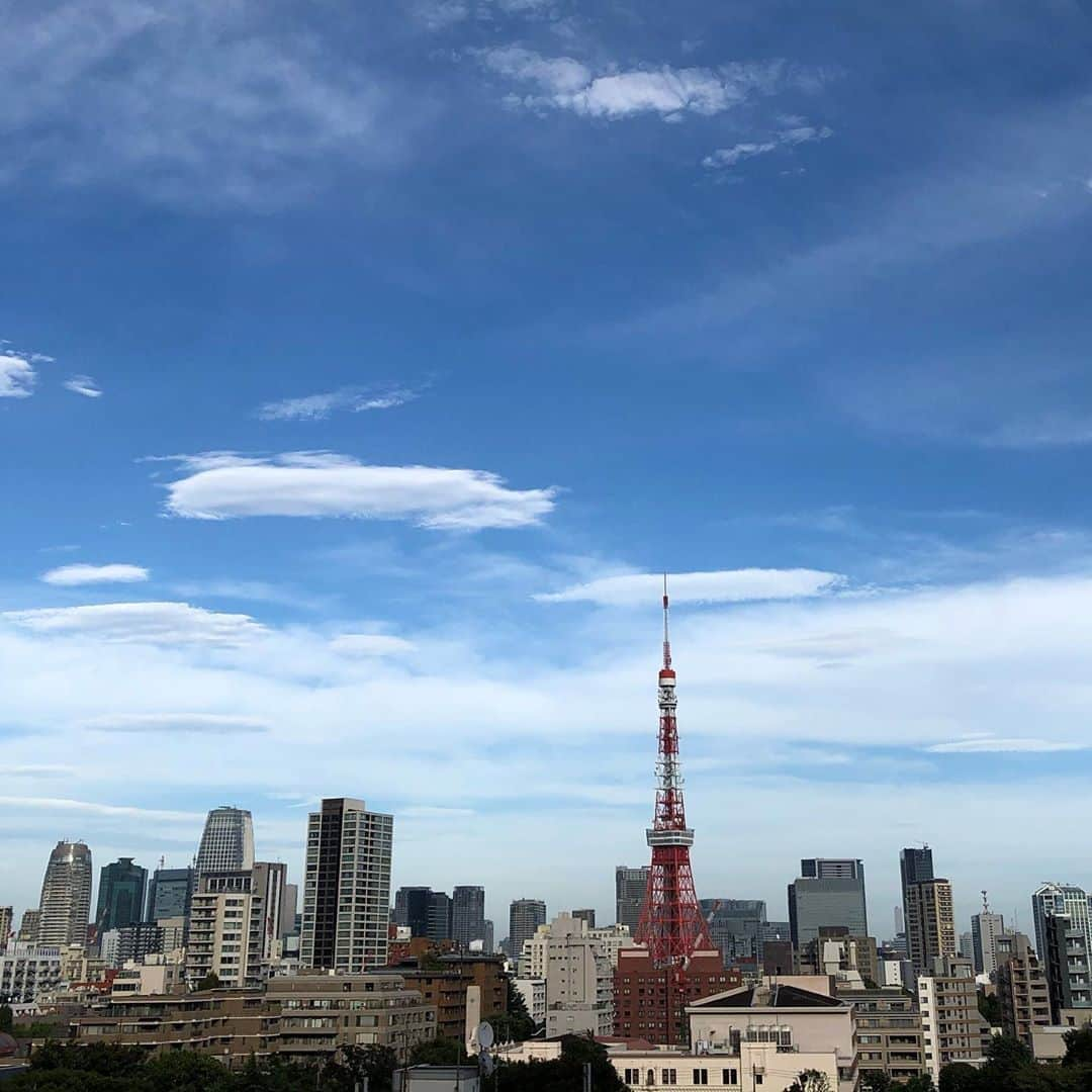 テレ朝newsさんのインスタグラム写真 - (テレ朝newsInstagram)「4連休の関東は、寒気や前線の影響で雨や曇りの天気になりそう。とくに日曜日は本降りに。来週も晴れる日は少ない見込みです。東京は最高気温が25℃を下回る日が出てくるなど、暑さは次第に落ち着くでしょう。  #テレビ朝日#テレ朝#テレ朝news#ニュース#六本木#毛利庭園#japan#tokyo#roppongi#tvasahi#news#follow#フォロー#写真#テレビ局#動画ニュース#雨#天気#曇#天気予報#いまそら」9月18日 16時01分 - tv_asahi_news