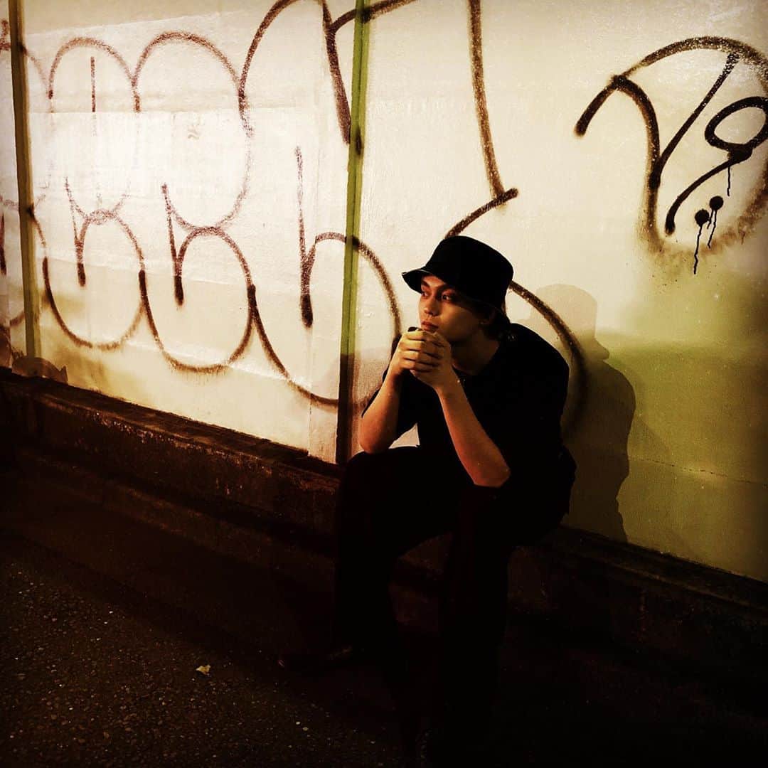 沢村玲/REIのインスタグラム：「いつかの写真！🙄  暑い日が続いてますが、頑張っていきましょ〜  #映え村玲 #ワンエン #沢村玲 #ONOSPLIVE」