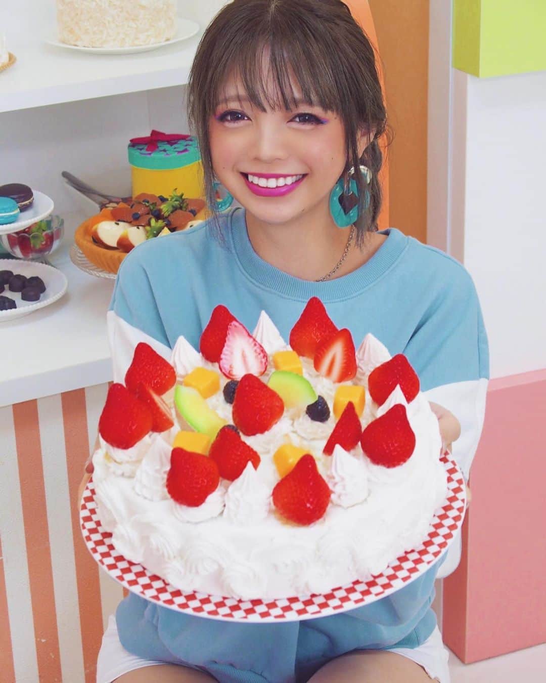 橘咲良さんのインスタグラム写真 - (橘咲良Instagram)「本物みたいに美味しそう🤤♥️   #デザート #スウィーツ  #パステル  #撮影スタジオ #プルクラ撮影会  #ガーリー #乙女  #ケーキ #マカロン  #キングラビッツ #橘咲良」9月18日 16時33分 - tachibanasakuradazo