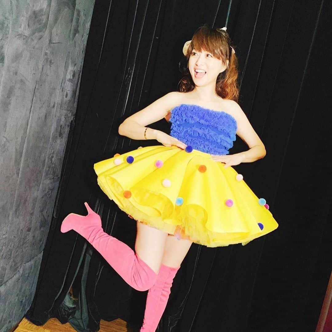 渡辺美奈代さんのインスタグラム写真 - (渡辺美奈代Instagram)「スタッフからのお知らせです！  9月19日（土）の渡辺美奈代のオンラインバースデーライブ、まもなく開催です！  1部と2部の2回公演は、それぞれ異なるセットリスト。  コメント機能によるトークコーナーもありますのでぜひご参加下さい！  全員が最前列！  当日もチケット販売しておりますので、飛び入り参加も可能です。  ぜひ皆さんで80年代にタイムスリップして一緒に盛り上がりましょう！」9月18日 16時35分 - watanabe_minayo
