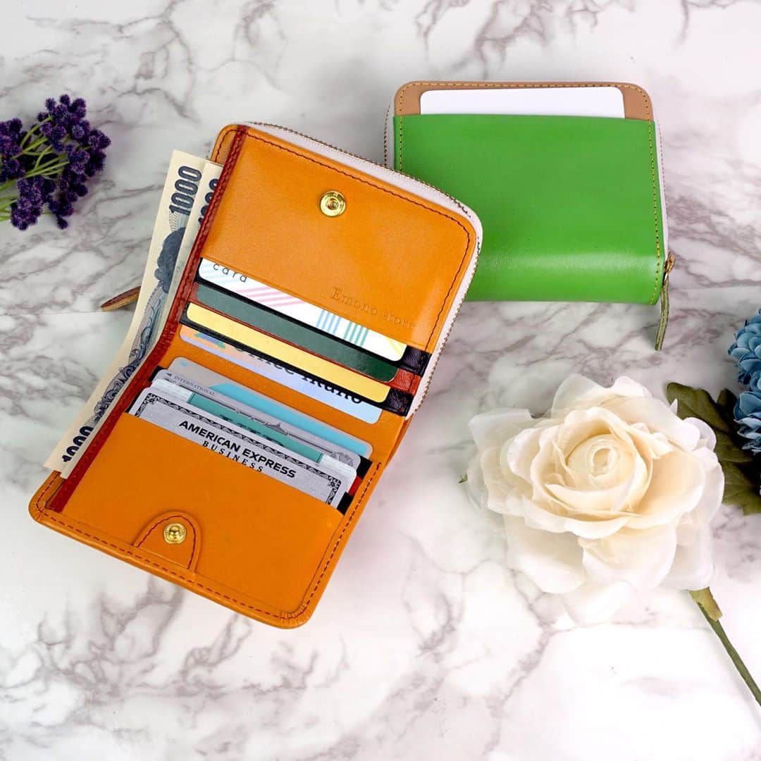 e-monoのインスタグラム：「たっぷりとカードも収納可能💳 パチリと留められるボタンホック🌸 カスタムオーダー のお財布の中でも人気のカタチです😊」