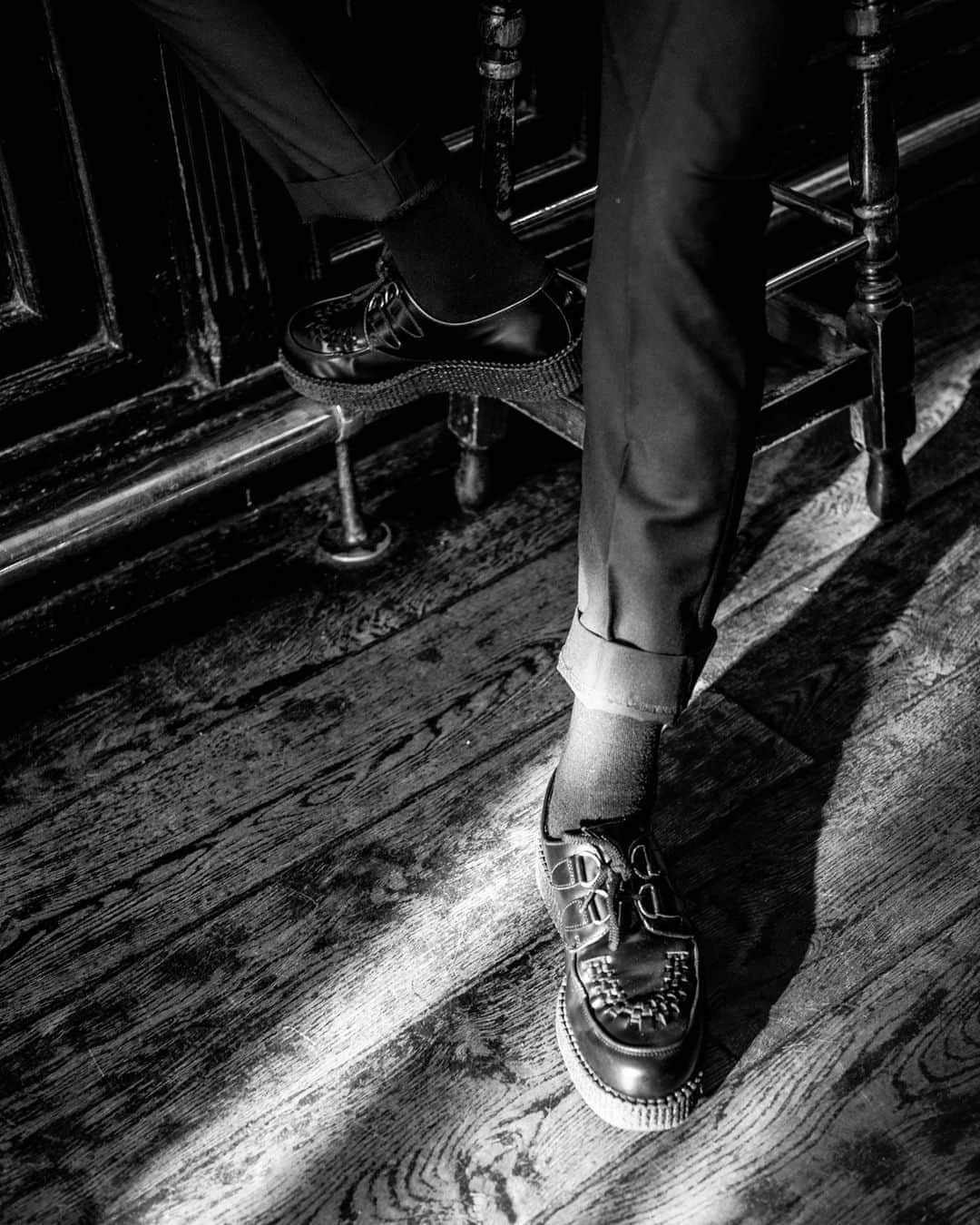 アンダーグラウンドのインスタグラム：「The Original Wulfrun Creeper, this version is a vegan friendly option. Not only that but like all of our shoes they are made in family owned factories that help to support sensible and sustainable manufacturing. Algender and from our online store.⁠ ⁠ ⁠ ⁠ ⁠ ⁠ #UndergroundEngland #UndergroundShoes #UndergroundCreeper #WulfrunCreeper #Creepers #Underground #Wulfrun #OriginalCreeper #algender」