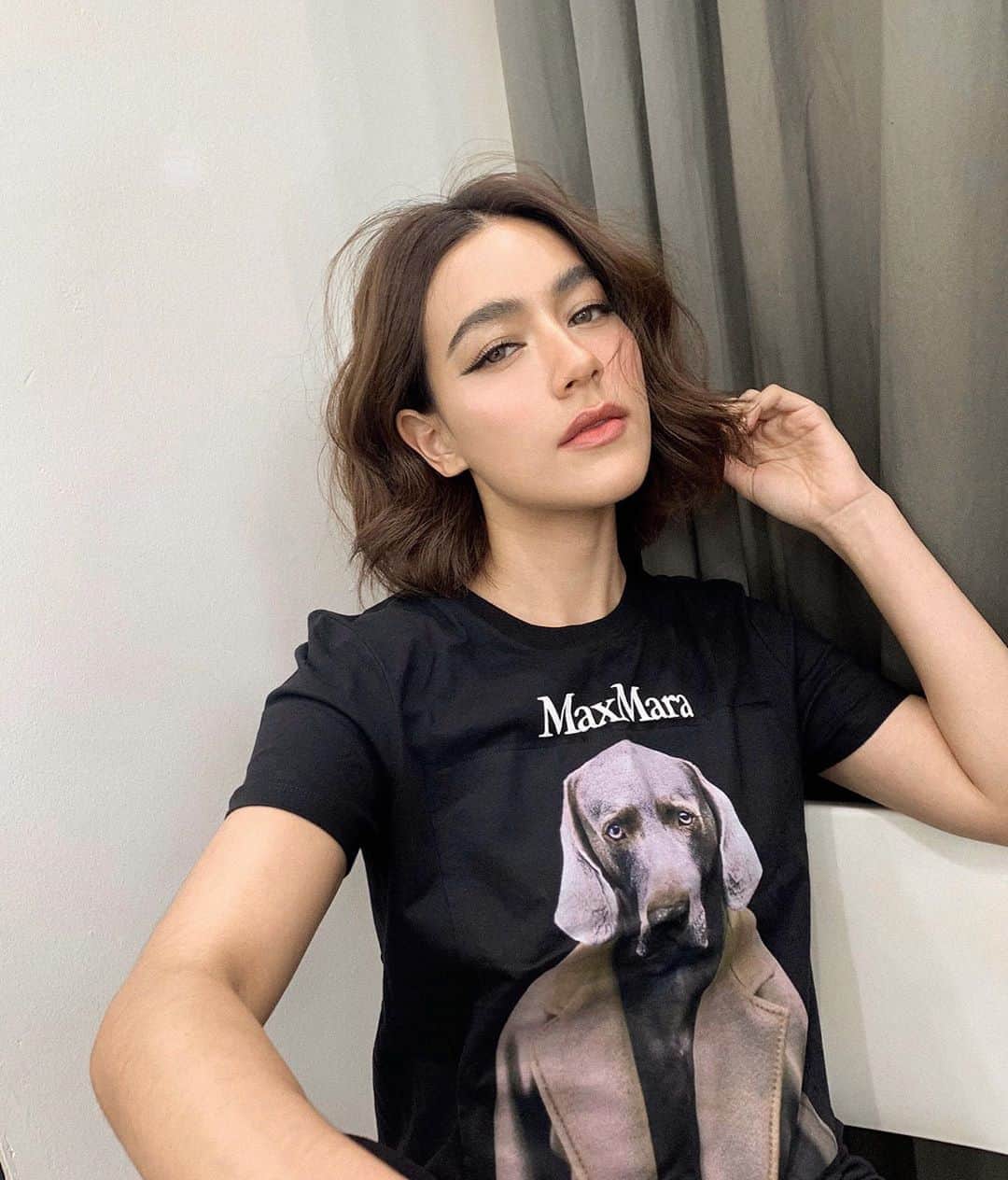 キンバリー・アン・ウォーテマス・ティアムシリのインスタグラム：「🖤 #MaxMara @Maxmara @Pacificagroup」