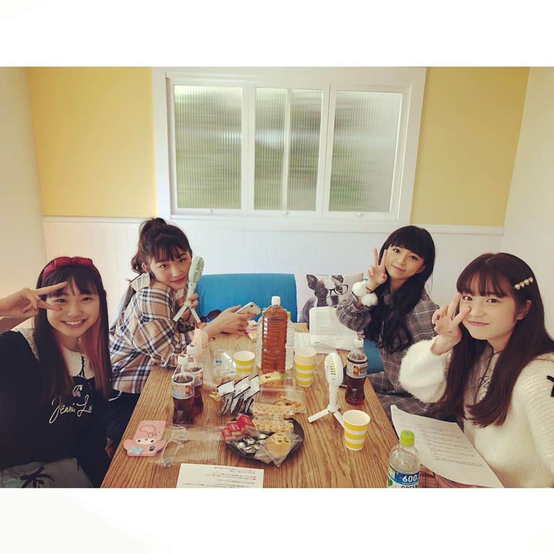 ニコ☆プチのインスタグラム：「【🎉重大発表🎉】﻿ ﻿ ﻿ ﻿ カバーガール第５話公開されたよ！！﻿ ﻿ ﻿ そしてそして！﻿ ﻿ なんと！﻿ ﻿ カバーガールの公式TikTokができました✨✨﻿ ﻿ ﻿ covergirl_nicopuchi﻿ ﻿ で検索🔍﻿ ﻿ ﻿ かわいい動画をガンガン公式していくね😁﻿ ﻿ ﻿ #ニコプチ﻿ #カバーガール﻿ #YouTubeドラマ﻿ #川合菖蒲﻿ #井口虹姫﻿ #大里菜桜﻿ #中山あやか﻿ #有坂心花」