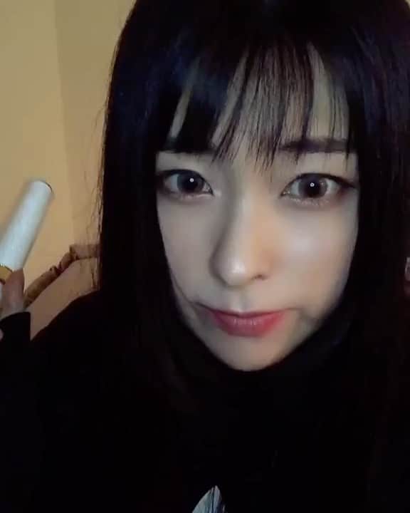 のインスタグラム：「SNS頑張ろうキャンペーンでTikTokも頑張り出したけん良かったらaki_sakura0622 で検索してフォローしてね❤ #tiktok #sns #follwme #グラドル」
