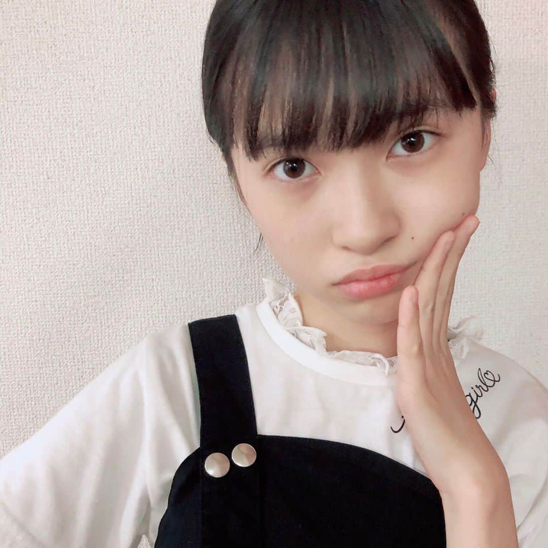 桧山ありすさんのインスタグラム写真 - (桧山ありすInstagram)「今日の朝｢今から学校行ってきます！｣って時に撮った写真😜📸  今日で今週最後だね✨ 皆お疲れ様です(* ´ ˘ ` *)💗 やっと明日から四連休だ～🥳 皆は何するか決まってる？  頂いてたコメント💌 仲良しのプチモは！ 本当にみんな仲良しなの💕 その中でも友情企画で 「ジュリス」をやらせてもらったじゅり©︎ととっても仲良しだよ～🥳  #ニコプチ #プチモ #桧山ありす」9月18日 17時27分 - alice.hiyama