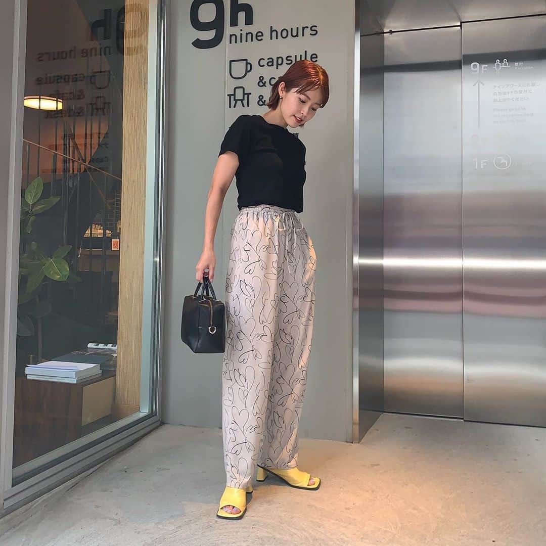 のインスタグラム：「ぜんしん🤍🤍🤍#ootd #puu_fashion #chuclla」