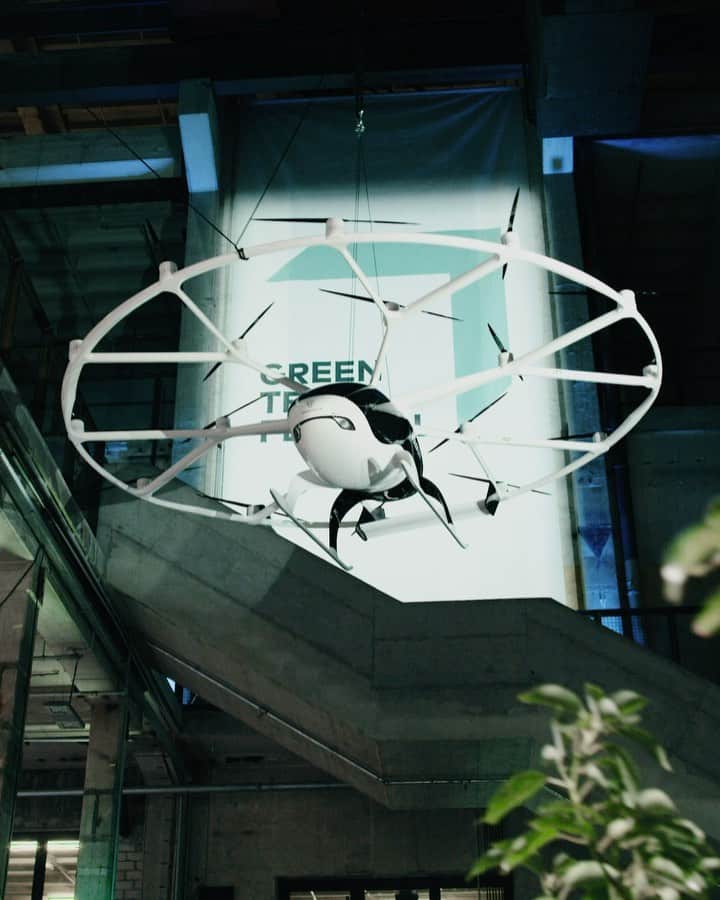 ニコ・ロズベルグのインスタグラム：「Love to feel the incredibly positive vibe here at our @greentech_festival – we are all here to celebrate the most forward-thinking sustainable innovation! Which technologies impress you the most?」