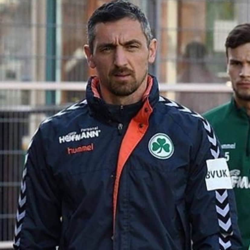 ロベルト・ヒルバートのインスタグラム：「DREAM BIG, WORK HARD, STAY FOCUSED & SURROUND YOURSELF WITH GOOD PEOPLE! #nevergiveup #focus #positivevibes #coach #football #kleeblatt #1903」