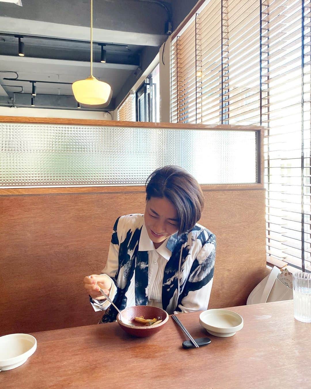 チン・ソヨンのインスタグラム：「#기쁠희 또 감  #미친맛 @hee_gibbeul  #내돈내산」