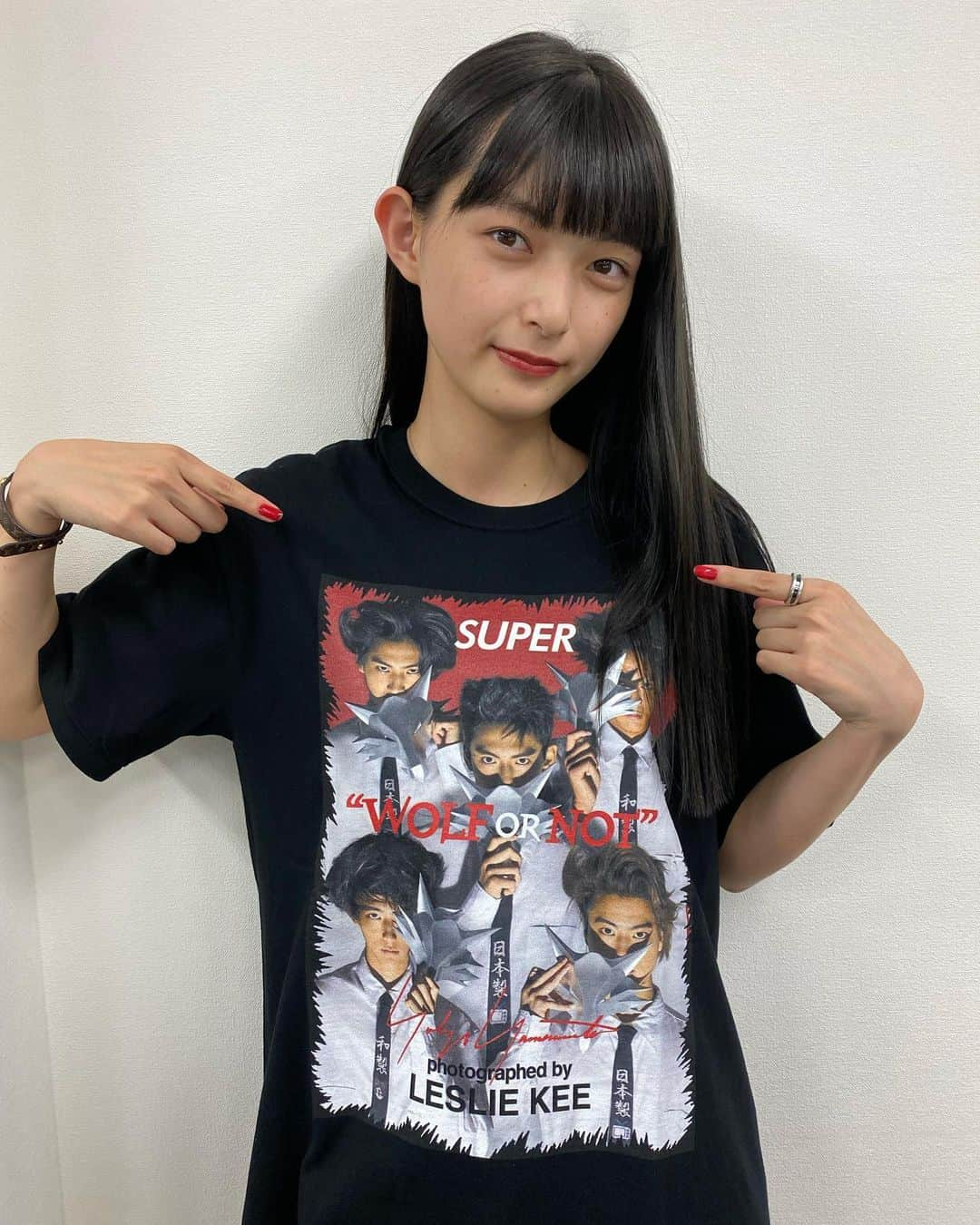 中澤瞳さんのインスタグラム写真 - (中澤瞳Instagram)「このTシャツかっこいいなあ！ いつものみんなとはまた違って素敵🐺✨  #オオカミくんには騙されない」9月18日 18時06分 - hitomi.nakazawa