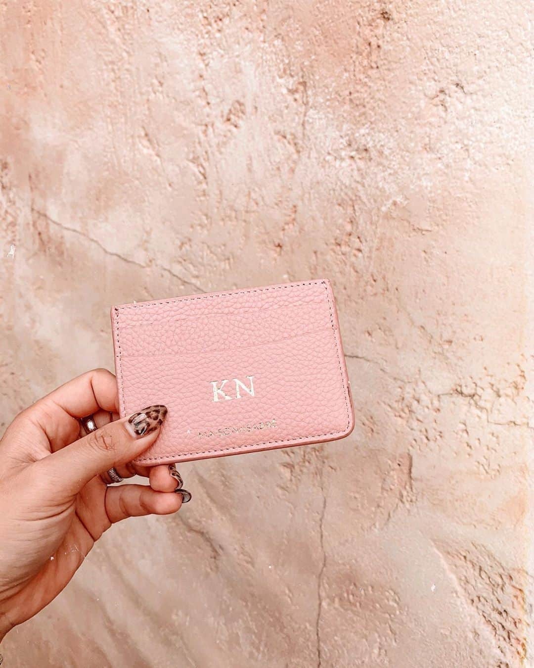 ✷kana✷のインスタグラム：「💘 . . ずっと欲しかった @maisondesabre の カードケースget！ かわいいいいいいい！ . . #メゾンドサブレ #MakeYourMark」