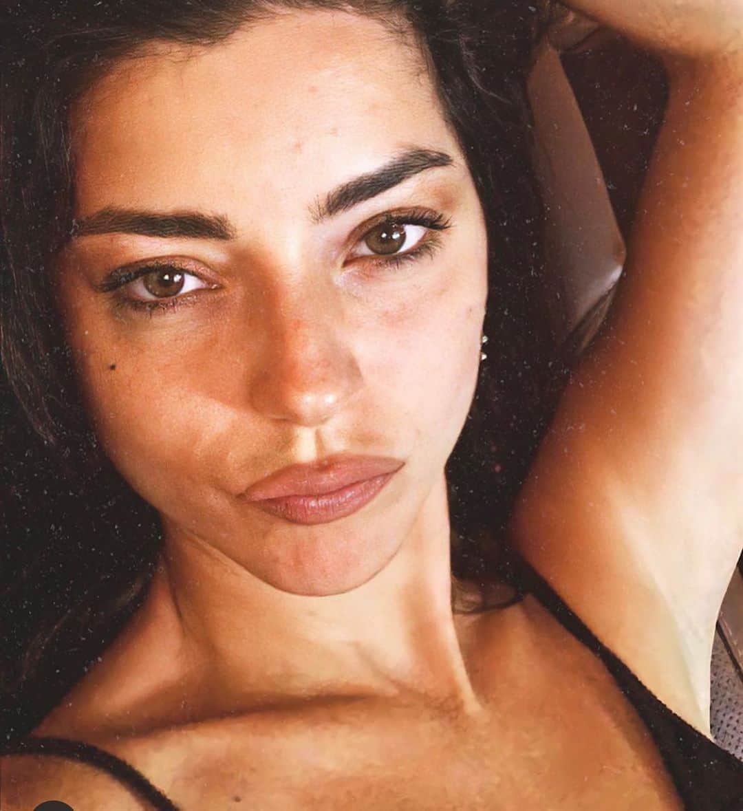Merve Boluğurのインスタグラム：「Ben kelimenin tam anlamıyla bir kadınım ve bunun tadını çıkarıyorum⭐️marılyn monroe」