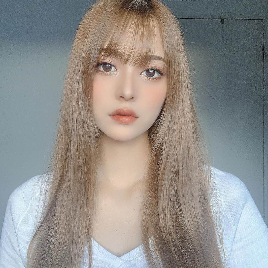 のインスタグラム：「【ご報告】 だいぶご報告が遅れましたが この度、Arowz Entertainmentさんに所属させていただきました。 . 芸能経歴が全く無い私ではありますが、今後精一杯努力し活躍できるように頑張りたいと思いますので、応援よろしくお願いいたします。 それに伴い、名前をぶりゅから青山海美(なるみ)に改名させていただきました。 ご認識よろしくお願いいたします✨ . なお、ポコチャ配信を6月上旬から始めましたので、是非皆様遊びに来てください😁 プロフィールのURLからアクセスできます✨ . 今後とも青山海美をよろしくお願いします。 . . .  #ご挨拶 #beautycam #camera #japan #japanese #japanesegirl #likeme #love #smile #ビジョビ @b_b_j.j #instagram #instalike #girl #ilovejapan #followme #愛知 #tiktok #tiktoker #tiktokjapan #加工 #自撮り」
