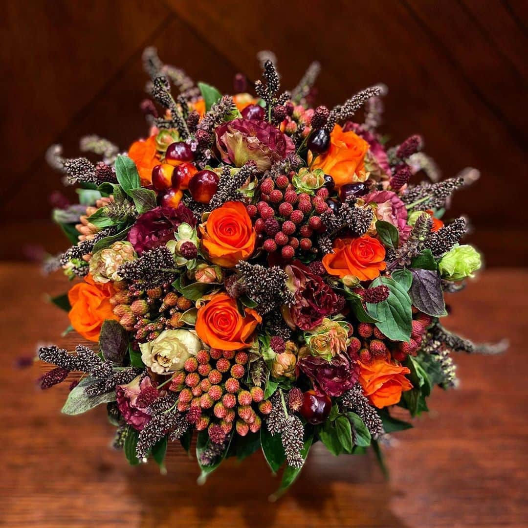 ニコライ・バーグマン・フラワーズ＆デザインさんのインスタグラム写真 - (ニコライ・バーグマン・フラワーズ＆デザインInstagram)「Autumn bouquet!!! #nicolaibergmann #bouquet #estnation_yurakucho #nbyurakucho #ニコライバーグマン」9月18日 18時27分 - nicolaibergmann