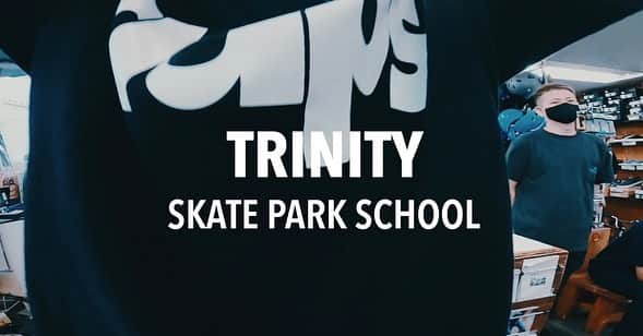 のインスタグラム：「【ベーシック全編はIGTVにて】 今回は僕が講師を務めるTRINITY Schoolのご紹介です！ 次回は10/11になります。 ご予約はお電話またはメッセージなどなどお願い致します。 運営窓口は@trinitytokyo  レッスンの最後に毎回スケート検定を実施しています。 検定の内容は下記になります！ ①ベーシッククラス ②ブロンズクラス ③シルバークラス ④ゴールドクラス ⑤7マスタークラス ⑥スペシャルクラス 今回はベーシッククラス検定の内容を紹介します！ 是非皆さんのチャレンジお待ちしてます！ @trinitykeisk8 @yuya.nakamura  @trinitytokyo @ryoma_narisawa  @kazu_k0207」