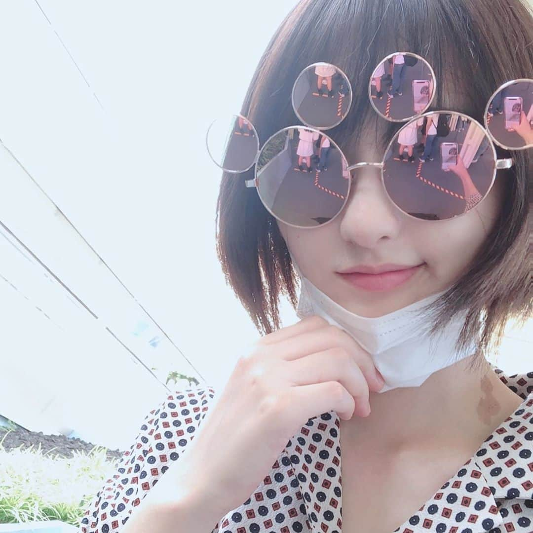 塩見珠希さんのインスタグラム写真 - (塩見珠希Instagram)「21時に動画出します ピンクのサングラス可愛かったです #ディズニー #サングラス」9月18日 18時34分 - _shiomi6