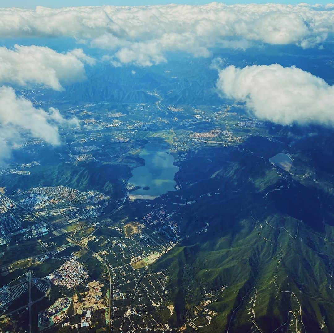 リウ・ウェンのインスタグラム：「#WenInFlight」