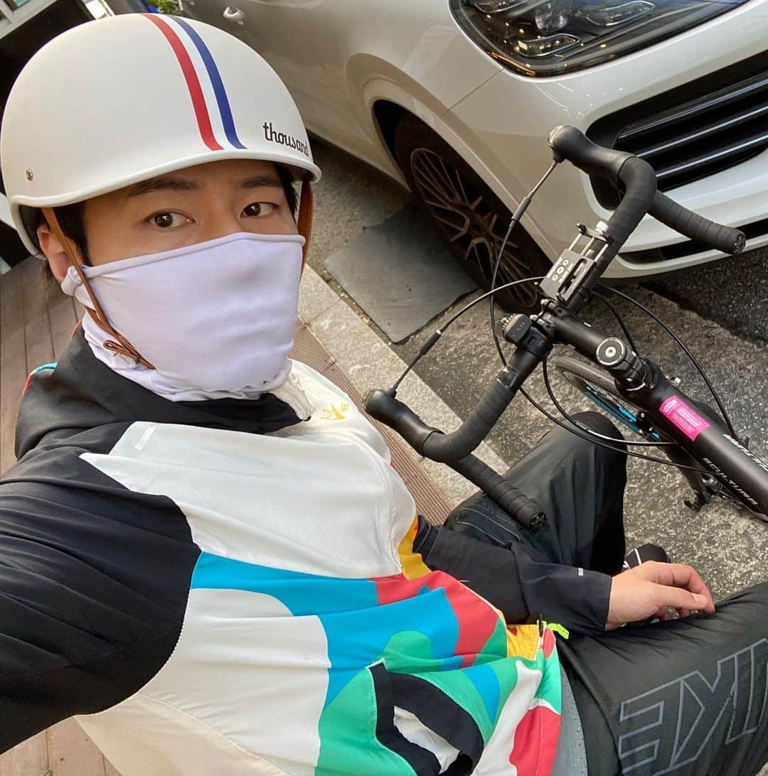 イ・ギュヒョンさんのインスタグラム写真 - (イ・ギュヒョンInstagram)「#생존신고 #자전거  #bike」9月18日 19時01分 - 290_83