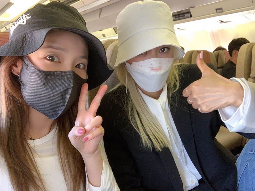 ジェアのインスタグラム：「힝😭고마운 싸람들 🥳 생일맞이 몰래카메라 성공 🥰 사랑해요 !!!  @iam_still_beautiful  @daraxxi」