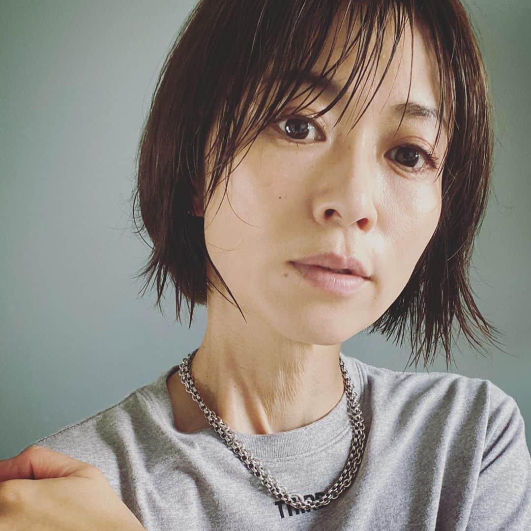 畑野ひろ子のインスタグラム：「先日、　@roraima.daikanyama にて。 今回のカラーは、グレージュアッシュだそうです😌」