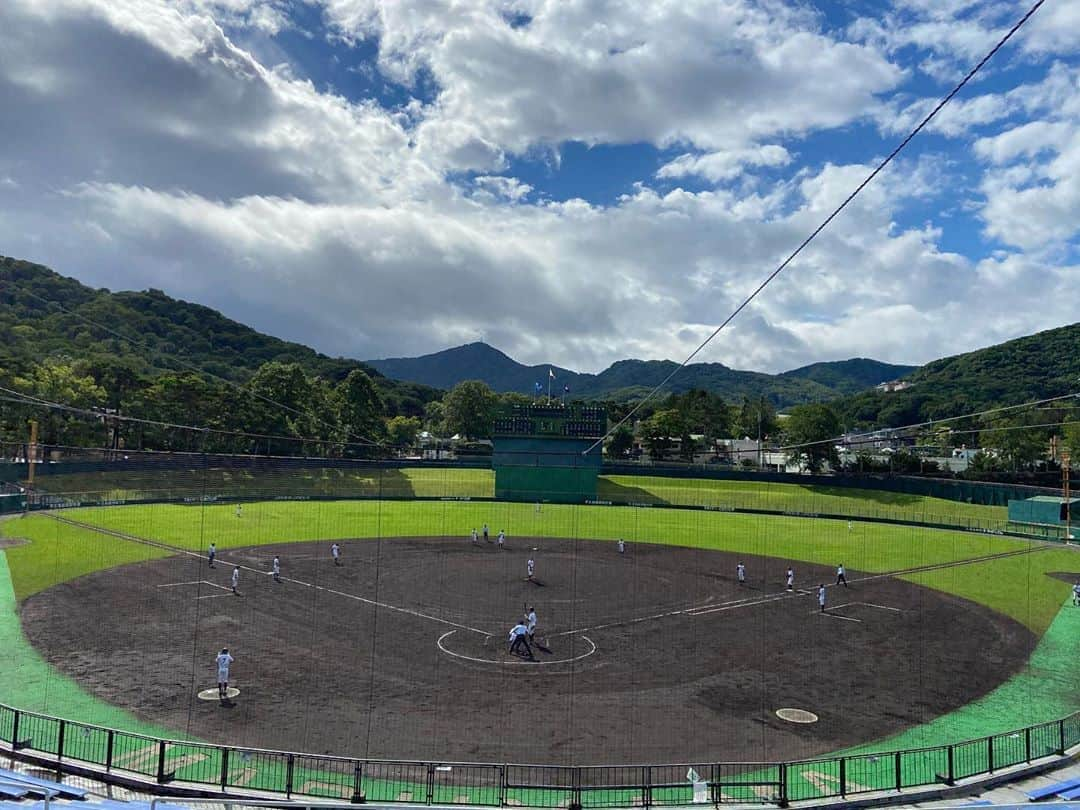 五十幡裕介さんのインスタグラム写真 - (五十幡裕介Instagram)「今週の頭は、 秋の高校野球、札幌地区の大会を取材してきました。 夏の独自大会から、早1ヶ月。 1,2年生の新チームで戦い、 その結果が来年の春のセンバツにつながります。 2021年、第93回大会こそは、必ず。  #高校野球 #北海道 #札幌 #円山球場 #秋 #8月 #南北海道大会 の時は暑かったのに #月曜 は肌寒いをこえて寒かったです #2021年 #第93回 #選抜 #センバツ #甲子園 へ #秋 の #全道大会 #開幕 は #10月4日 #日曜 #HTB #アナウンサー #五十幡裕介」9月18日 19時23分 - htb_isohatayusuke