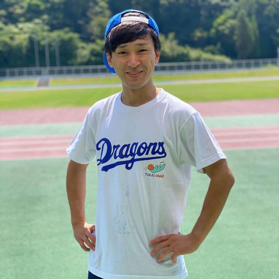 としみつのインスタグラム：「『中日ドラゴンズ×東海オンエア』  なんと！！！コラボのアイテムが発売されています！！写真は一部で、ビジターver.もあります！  ↓販売ページ↓ https://muuu.com/videos/c2d8de36fa1a3629/  地元愛知で活動していて良かったなぁと。。そう思える出来事です。本当に嬉しいです、ありがとうございます。さすがに親にも友達にも自慢しようと思います。  (2枚目てつや に頼んだら余計な加工しやがったわ！！！！！！)  詳しくはコチラの https://youtu.be/nojkLDLyMRQ (ごめんコピーして)動画をご覧ください！！  #中日ドラゴンズ  #東海オンエア」