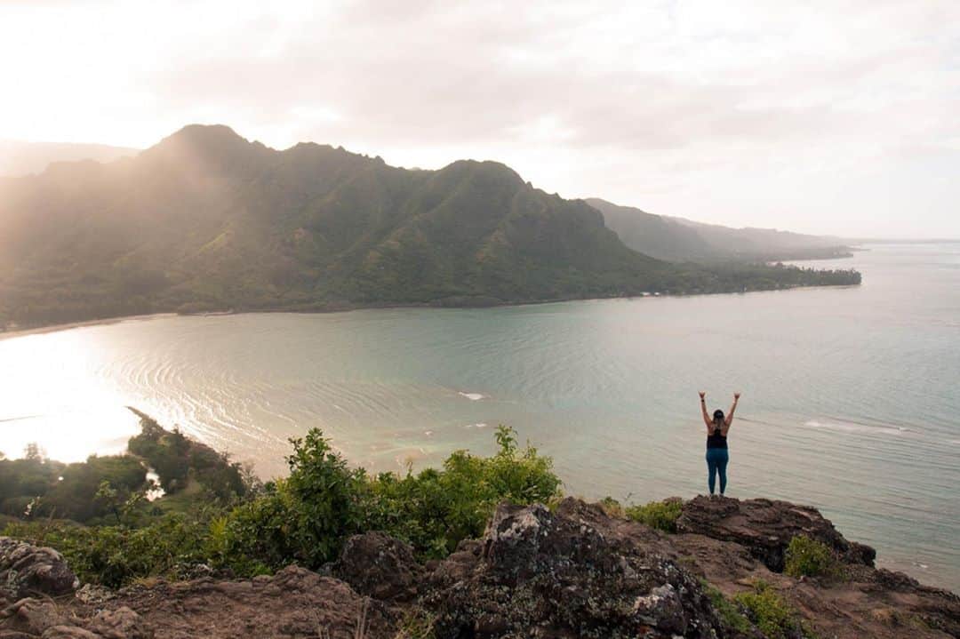 ハワイアン航空さんのインスタグラム写真 - (ハワイアン航空Instagram)「Happy #AlohaFriday ! いよいよ#シルバーウィーク に突入 \(^o^)/ 連休中のご予定は？  📍 #オアフ島  Crouching Lion Hike   #ハワイに行きたい #ハワイの風景 #4連休 #ハワイ好きな人と繋がりたい」9月18日 19時30分 - hawaiianairlinesjp