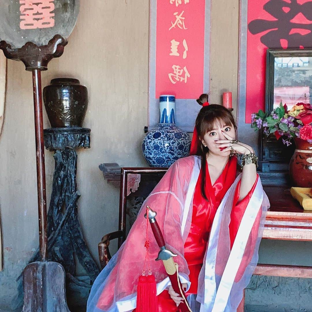 alanさんのインスタグラム写真 - (alanInstagram)「これも前回の投稿の続きです。 衣装を着て、撮影みたいでしょう。  #alan  #阿兰  #阿蘭  #あらん #アラン」9月18日 19時33分 - alanmusic