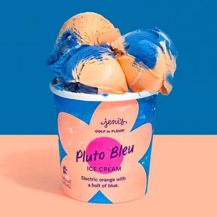 HYPEBEAST Japanさんのインスタグラム写真 - (HYPEBEAST JapanInstagram)「#HYPEBEAST : @feliciathegoat の手がけるアパレルブランド @golfwang と @converse のコラボフットウェアライン GOLF le FLEUR* から、オリジナルフレーバーの第2弾アイスクリームが登場する。  昨年、アメリカ・オハイオ発のアイスクリームメーカー Jeni’s Splendid Ice Creams と初のオリジナルフレーバーのアイスクリームを販売していた GOLF le FLEUR* 。今回両者が再びタッグを組み、“Pluto Bleu”なるブラッドオレンジにトロピカルブルーベリーをミックスしたオリジナルフレーバーを開発。見た目も鮮やかなブルーとオレンジといういかにもTylerらしいものに仕上がっている。  詳細はプロフィールの🔗から Photo：GOLF le FLEUR」9月18日 19時38分 - hypebeastjp