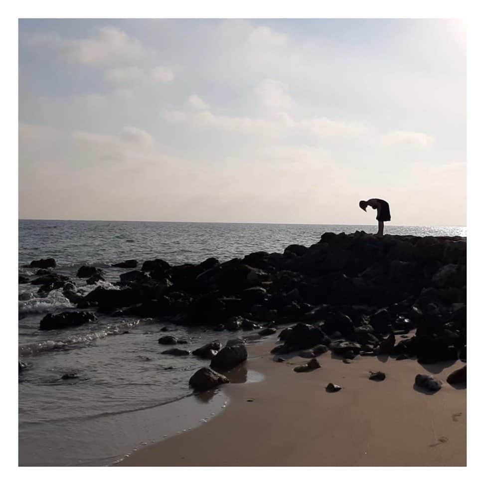 JO BAKERさんのインスタグラム写真 - (JO BAKERInstagram)「F O U N D • P E A C E 🇮🇹 Staring at rocks, walking empty #offseason beaches and buying local produce in #puglia was the hilight of my summer.  Desperate for #peace #calm and #basic #delights thank you #🇮🇹 for giving me a rustic #budgetfriendly reset!! #jobakermakeupartist #italianfood #localproduce #organic #farmfresh #veggies are today’s luxuries!!」9月18日 19時48分 - missjobaker