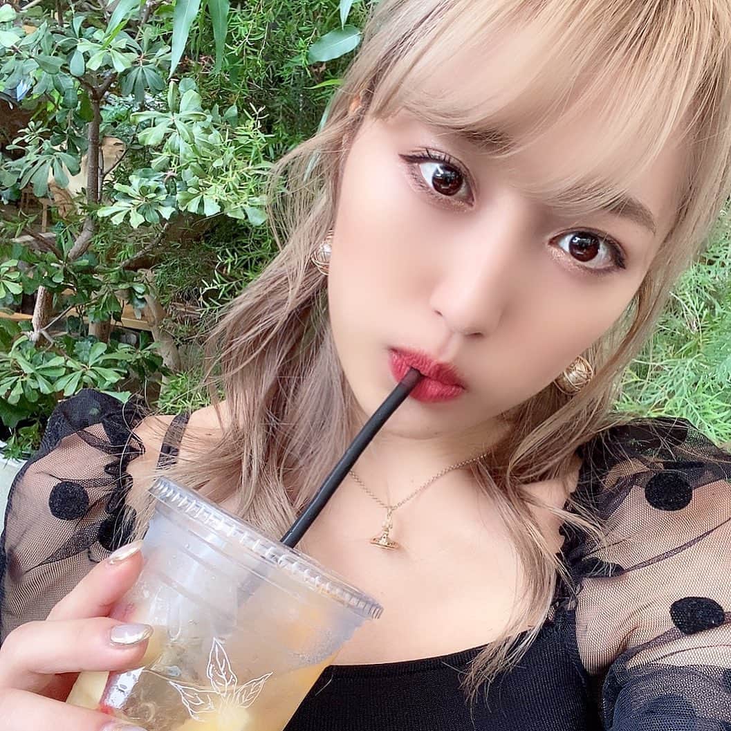 のインスタグラム：「昨日のやつ😋🍹 ノンアルカクテル💚 . . #猫#ファッション#東京#かわいい #ネイル#ありがとう#大好き#モデル#コーデ#撮影#ヘアアレンジ#メイク#pococha#ライバー#ライブ配信#ビジョラボ#美女図鑑#ビジョ図鑑#ビジョビ#ootd#fashion#kawaii#outfit#ザラジョ#インスタ映え #インフルエンサー#モデル#美容#可愛い子と繋がりたい#インスタ加工#撮影モデル」