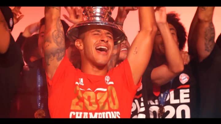 ティアゴ・アルカンタラのインスタグラム：「Sound on. Goosebumps. And the best possible memory to close this amazing chapter. @fcbayern」