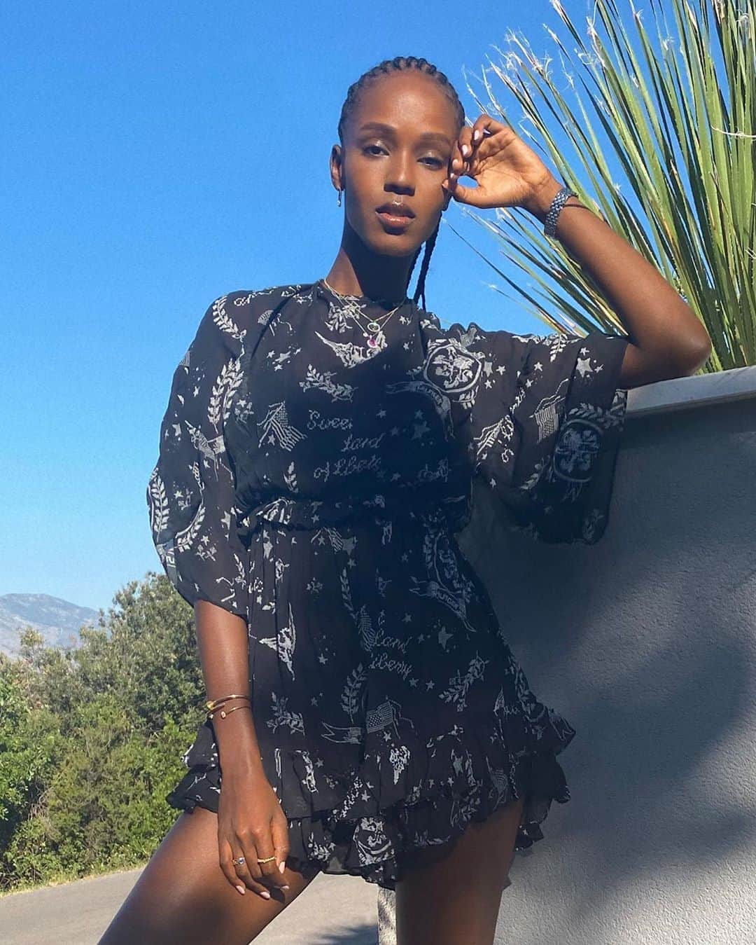 Tommy Hilfigerさんのインスタグラム写真 - (Tommy HilfigerInstagram)「Throwback to @leila.nda drifting her way through summer in a floaty #HilfigerCollection dress.」9月18日 20時07分 - tommyhilfiger