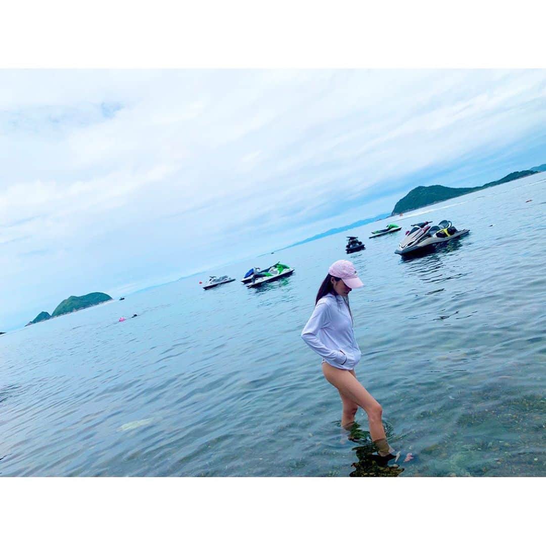 赤嶺紗羅のインスタグラム：「Summer is over ...👙☀️🌈 Fall is coming …🍁 ， ， ， ， ，  #diet #fitnessgirl #japanesegirl #swimwear #bikini #japanese #japanesegirl #japan #asiangirls #ジェット #ビーチ #ブラジリアンビキニ #ダイエット #ヨガ #美脚 #ヨガインストラクター #痩せる #ボディメイク #全米ヨガアライアンス #ファッション #海 #プチプラコーデ #160cm #プール #ビキニ #ビフォーアフター #水着」