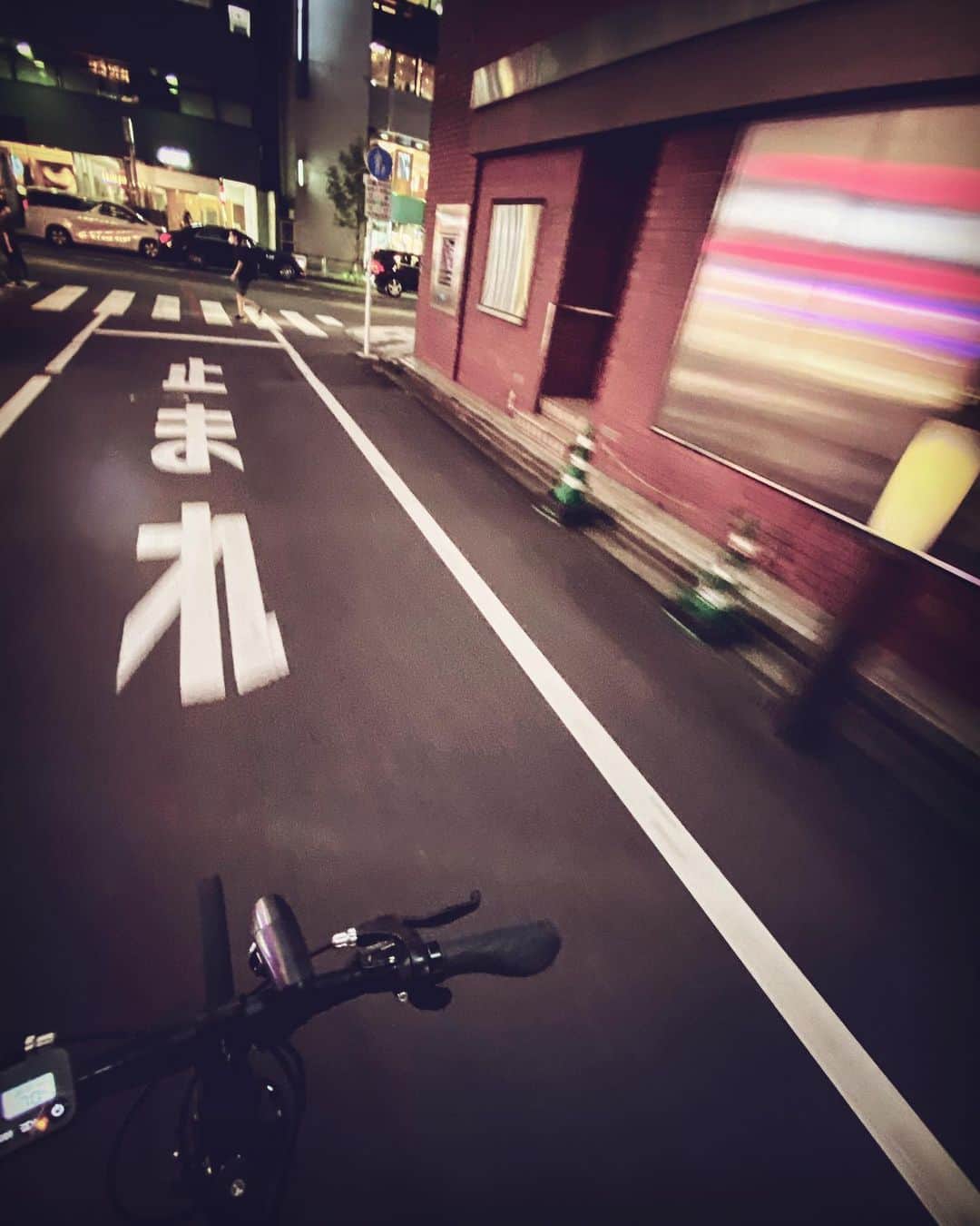 川口レイジさんのインスタグラム写真 - (川口レイジInstagram)「✌︎  もっしーもブレーキレスなふたーりなーら  #🚴‍♂️ #Tokyo #Nightdivin'」9月18日 20時27分 - reiji.k.official
