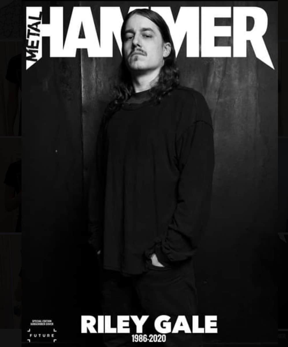 METAL HAMMERさんのインスタグラム写真 - (METAL HAMMERInstagram)「The cover of this month’s subscriber issue was dedicated to Riley Gale. You can read our tribute to Riley in all copies of our latest issue, out now. 🖤 🤘」9月18日 20時29分 - metalhammeruk